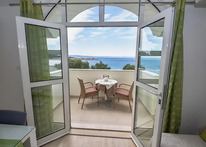 Apartments Beach Apartment Makarska