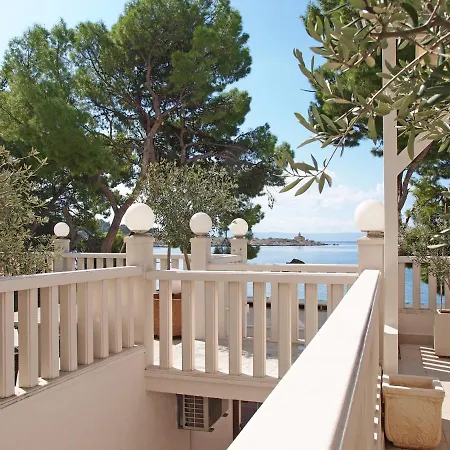 Apartments Beach 마카르스카